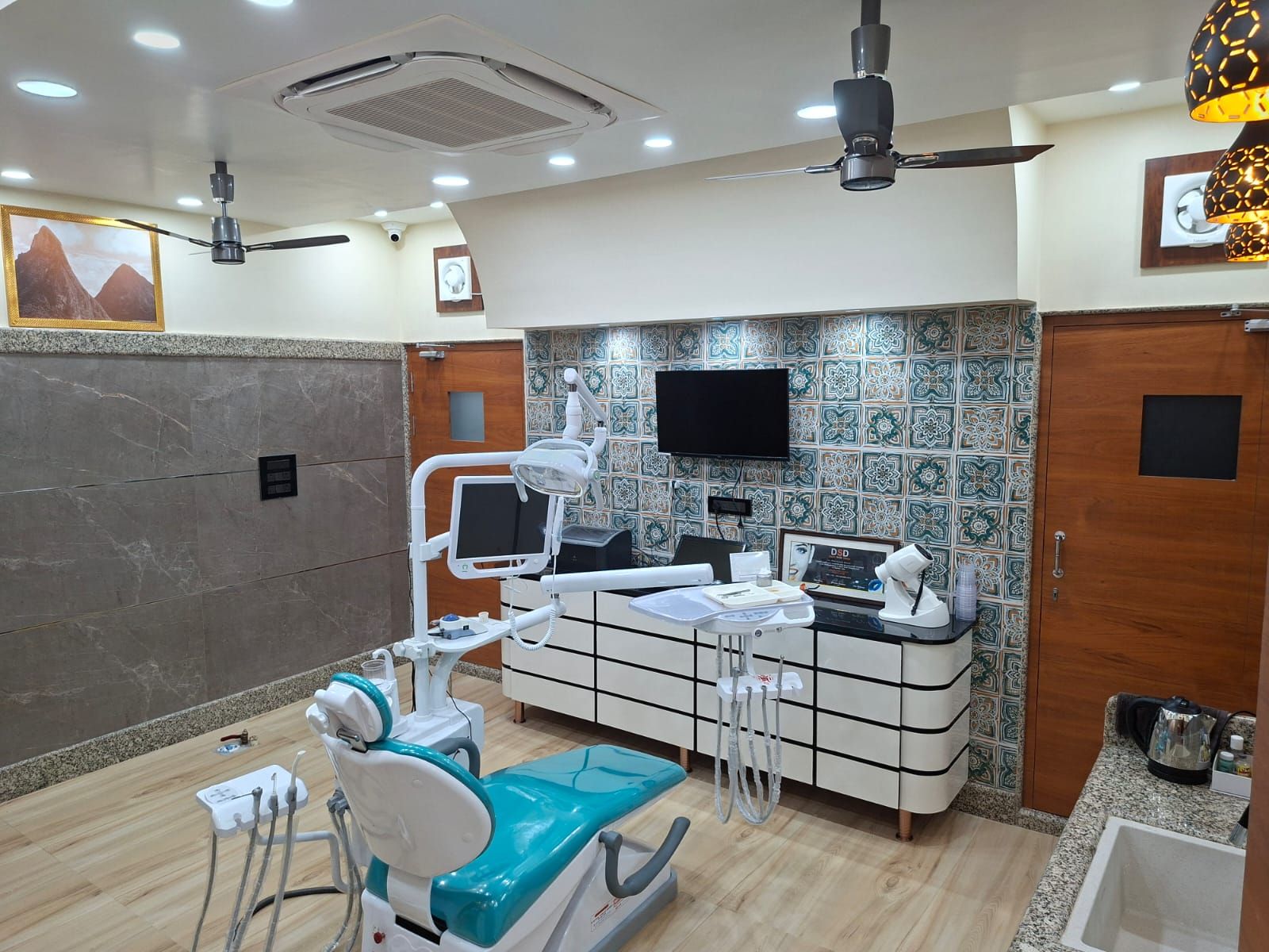 Sri Om Dental Clinic Airforce Lane Kanpur
