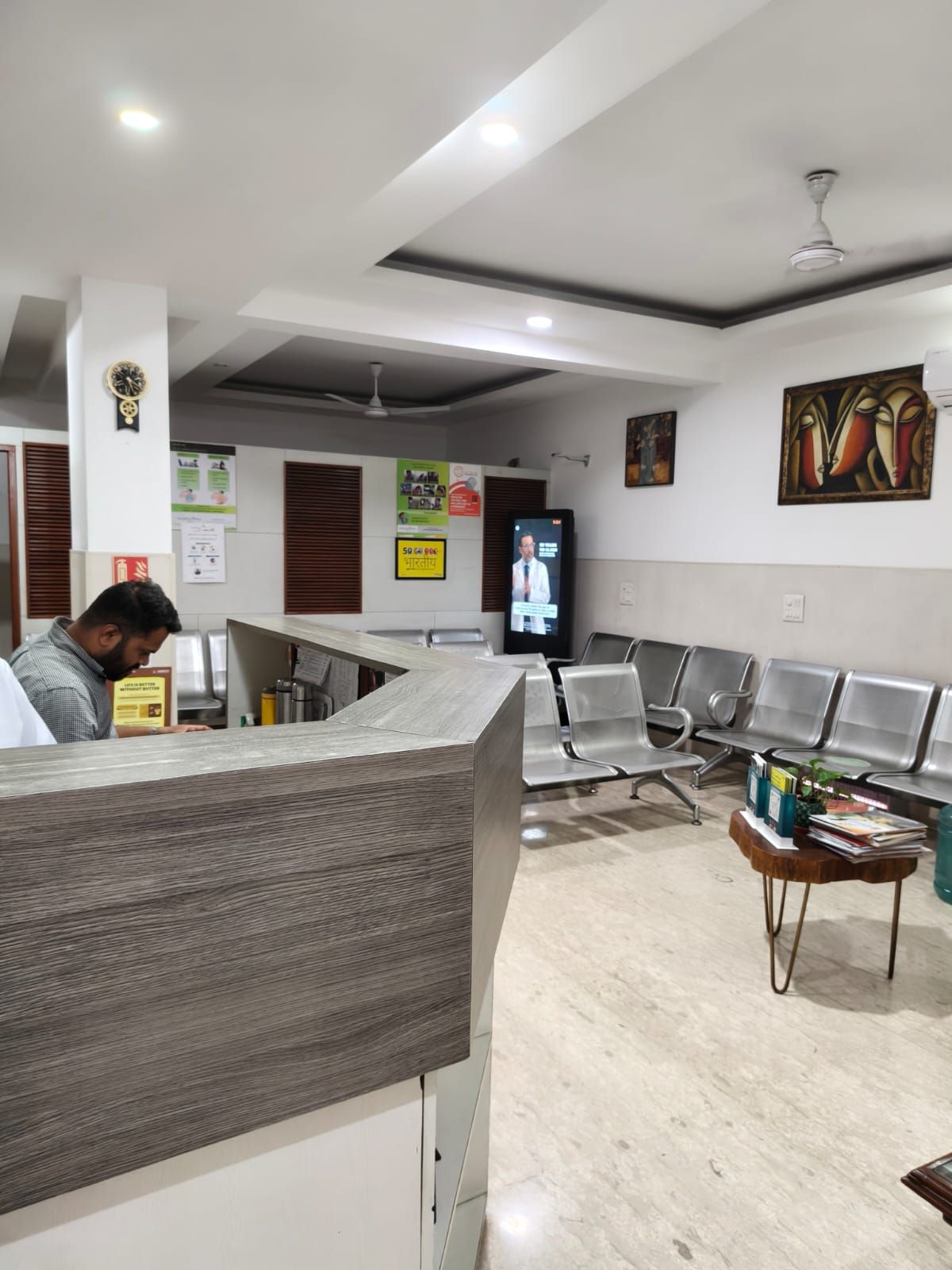   Dr. Purnima Gupta Pediatrician Clinic  Sukhdev Vihar Delhi