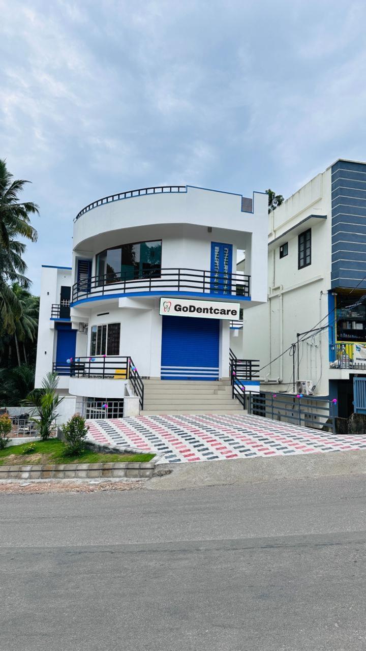 Dr.GOPIKA's DENTAL CARE [GoDentCare] Peyad Thiruvananthapuram